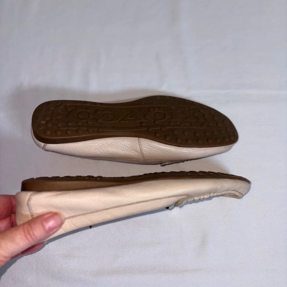 Coach Driving Loafers 37 Cream Fair Pebbled Leather Logo Plate Flats